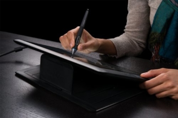 Wacom Cintiq 13HD Interactive Pen Display (33,8 cm (13,3 Zoll) TFT LCD-Display, Full HD, HDMI, USB), Sprachversion DE/EN/SE - 7